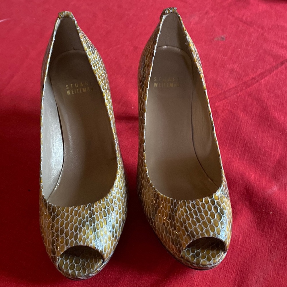 Stuart weitzman peep toe shoes